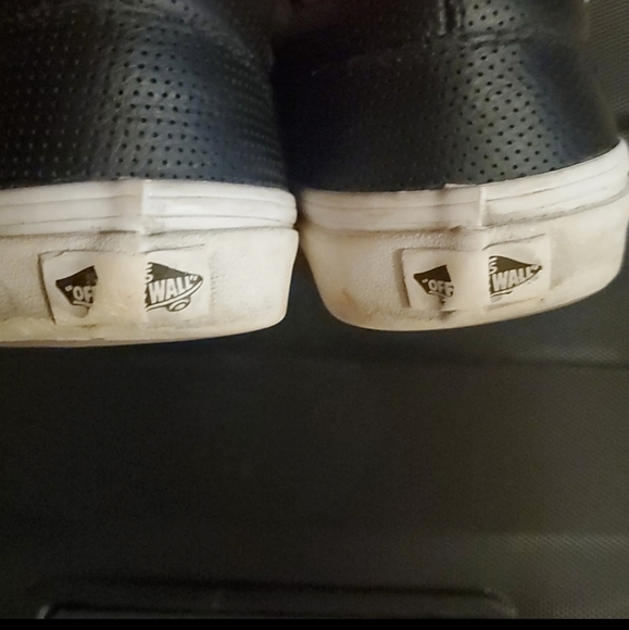 VANS CLASSIC SLIP ONS - Picture 3 of 6